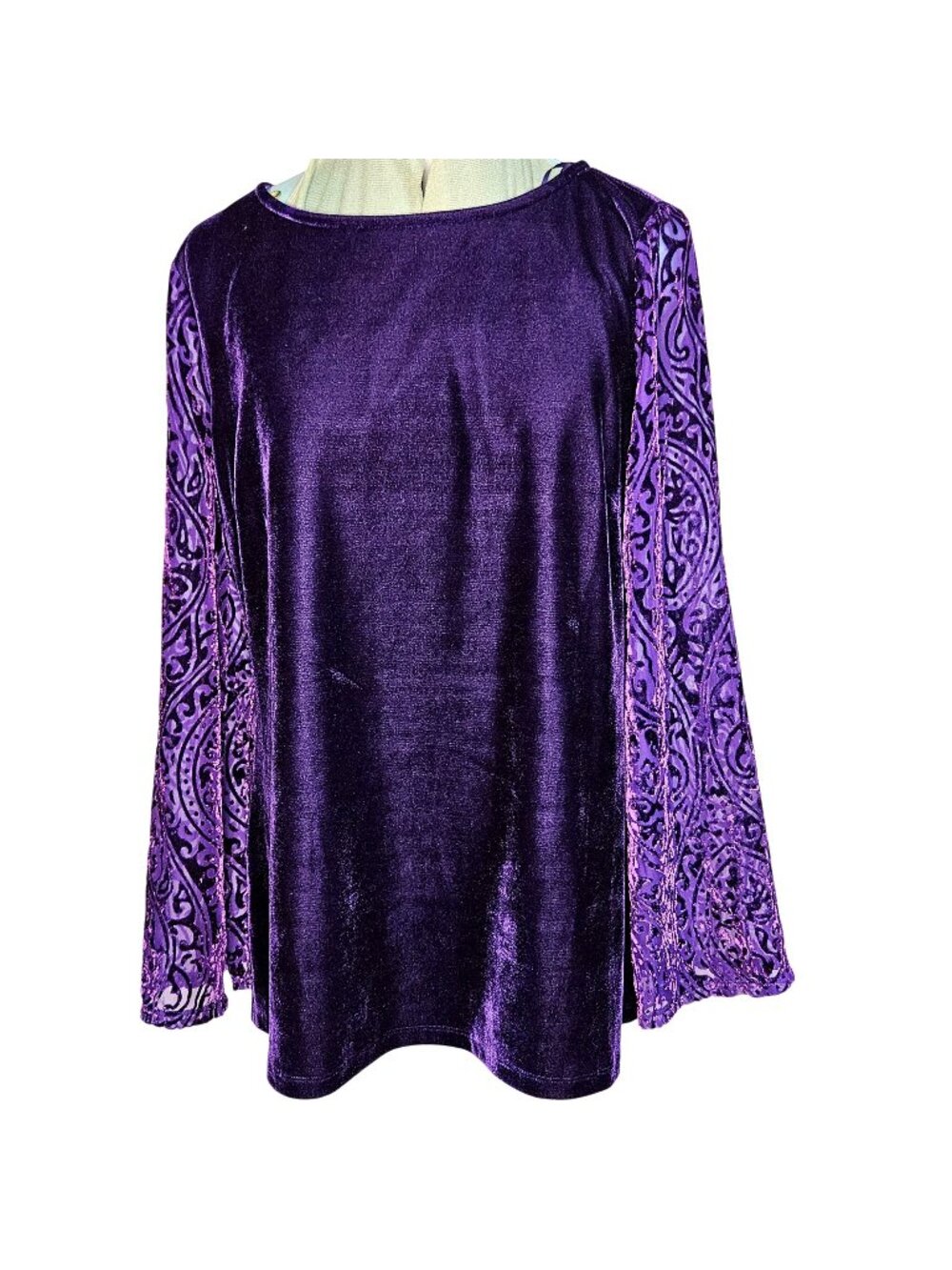 Woman's Jaclyn Smith dark whimsigoth velvet burnout sleeved violet purple top LG